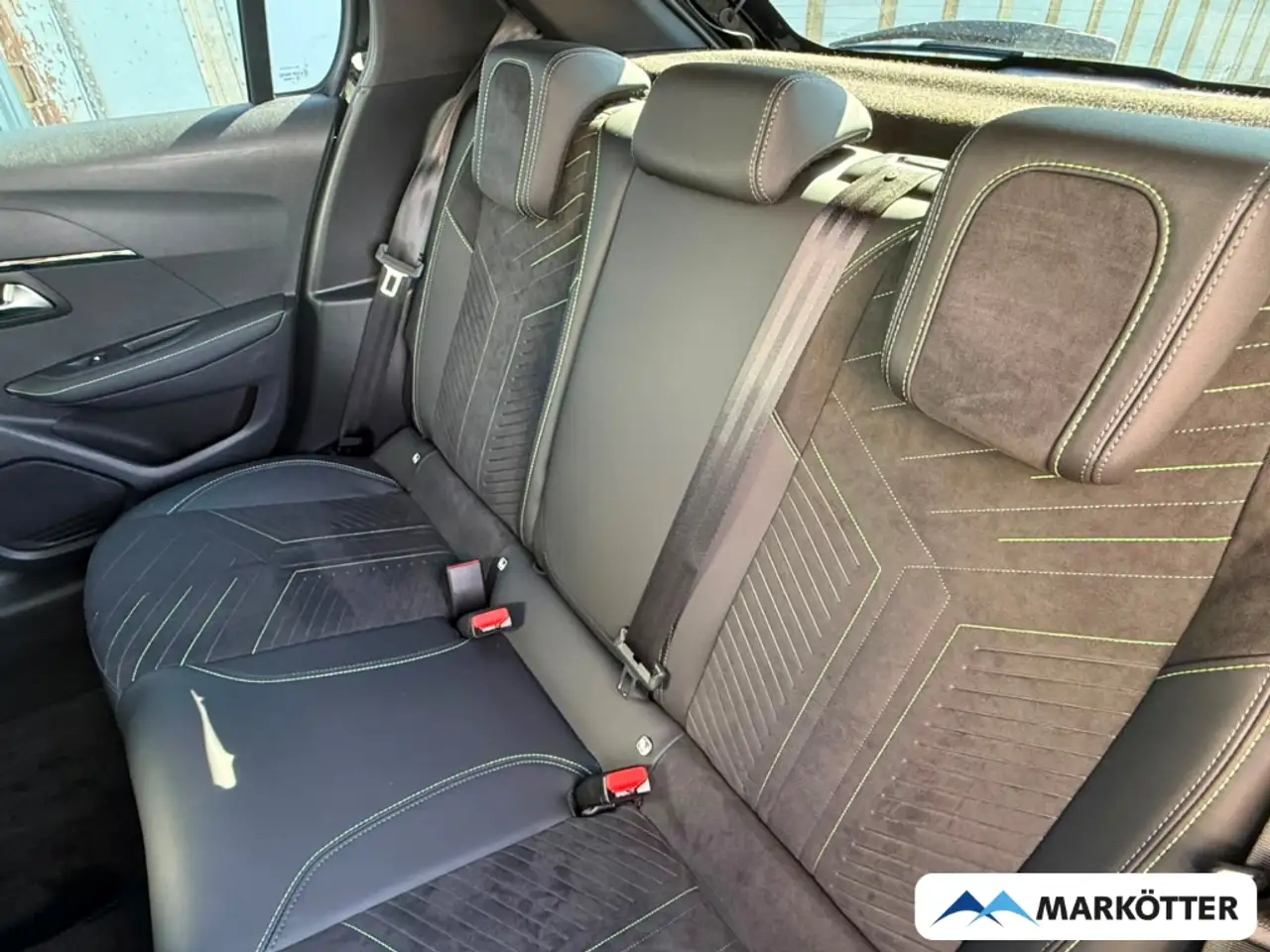 Peugeot 208 GT Hybrid CAM/DAB/LED/MASSAGE/NAVI/SHZ/TEMP — Vehicle gallery 29