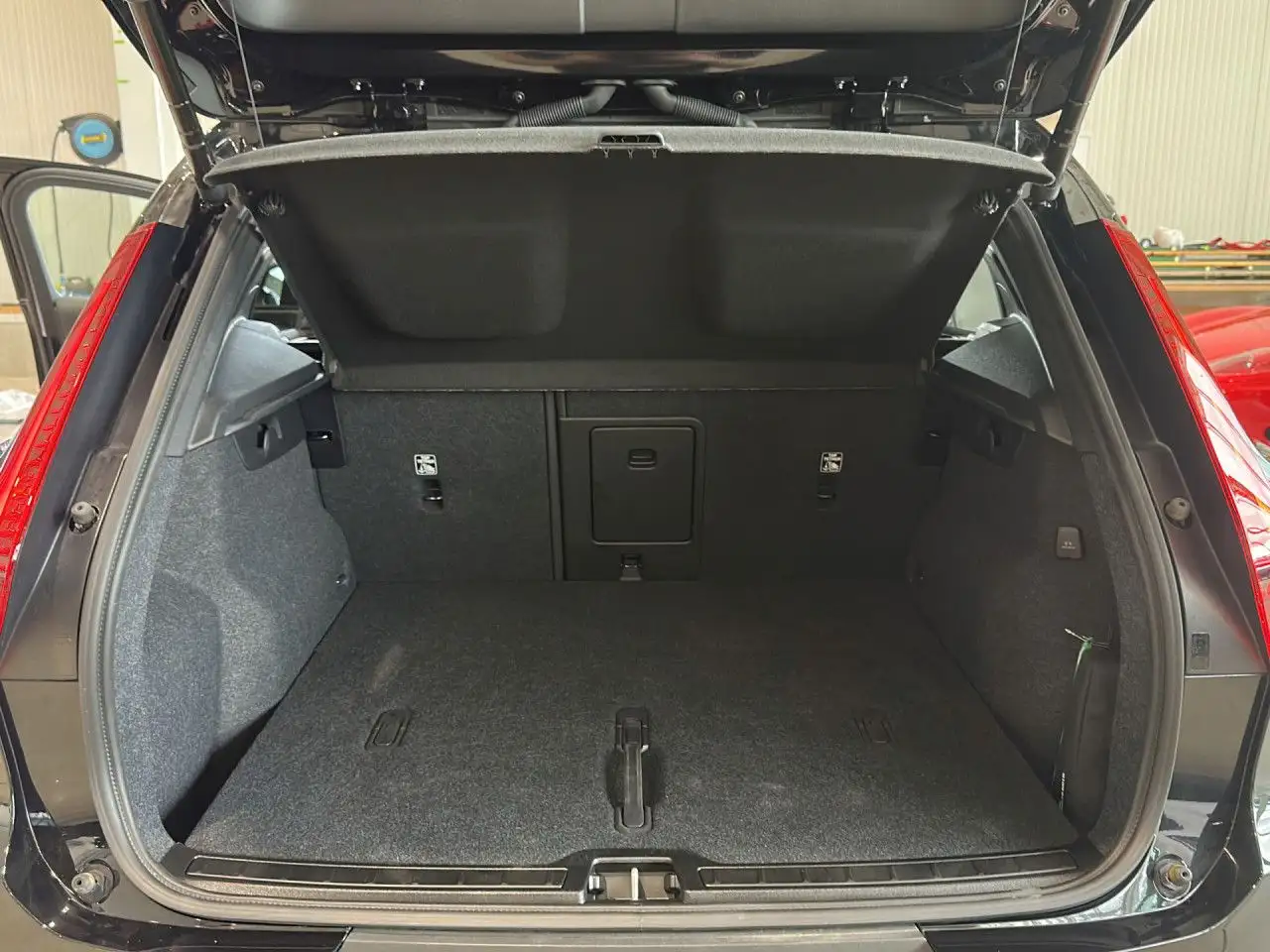 Volvo XC40 XC 40 Core 2WD Bluetooth Navi LED Klima — معرض صور السيارة 16