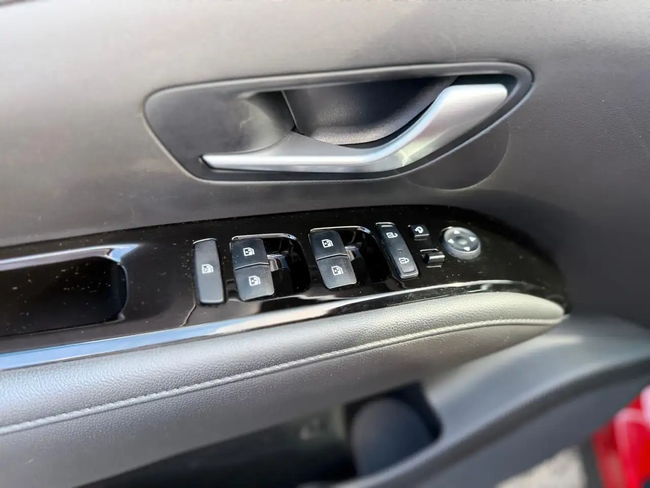 Hyundai TUCSON Basis Plug-In Hybrid 4WD/ALLRAD/AUTOMATIK — Galería del vehículo 24