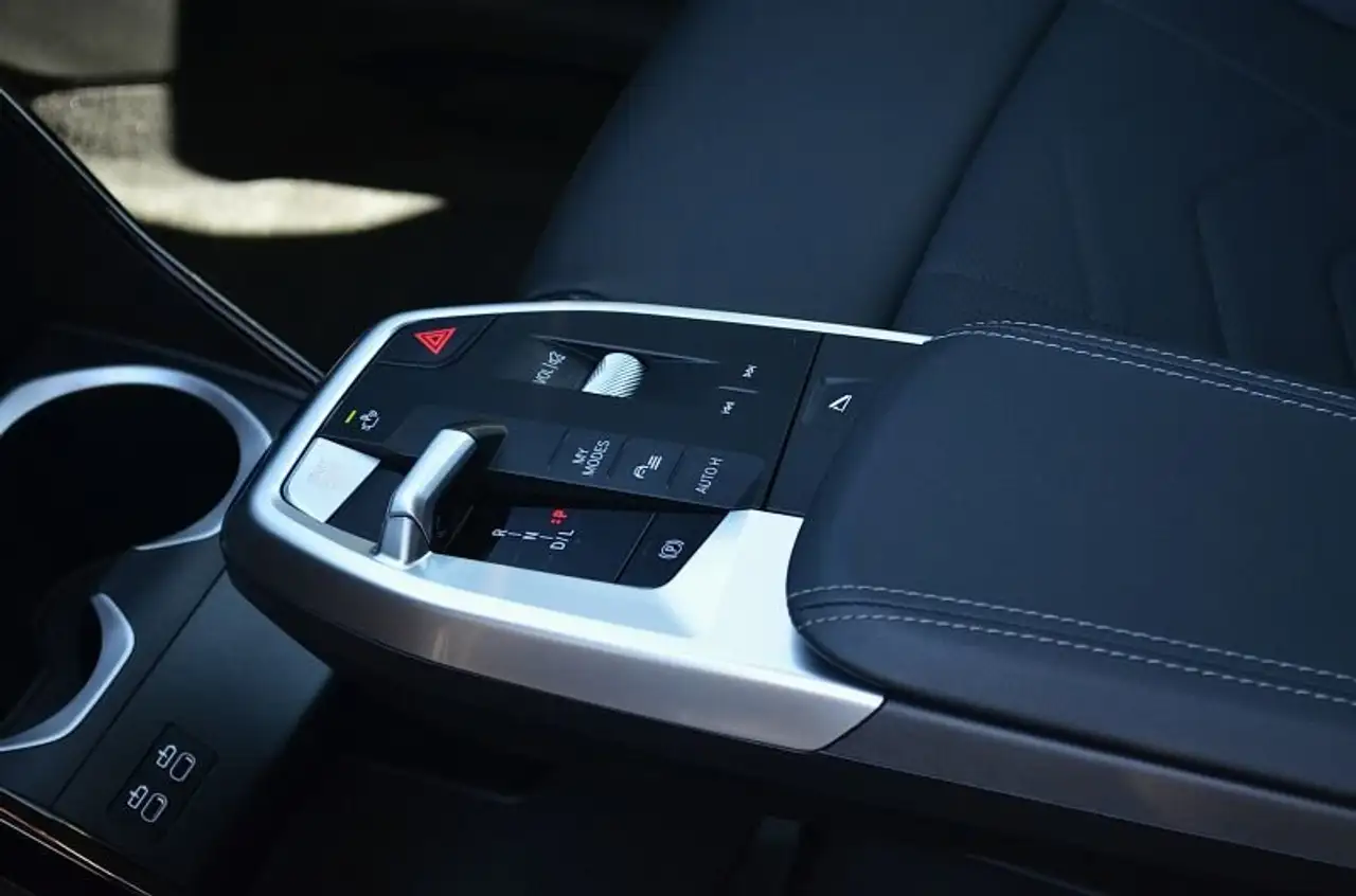 BMW X1 sDrive18i LiveCptProf.Ad.LED.ACC.360°Kam.AHK — Galerie du véhicule 12