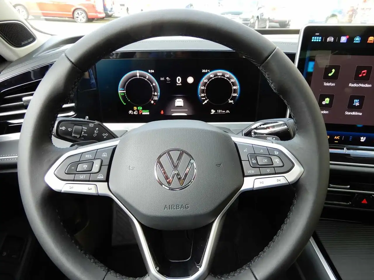 Volkswagen Passat Variant 1.5 eHybrid DSG Elegance — Vehicle gallery 12
