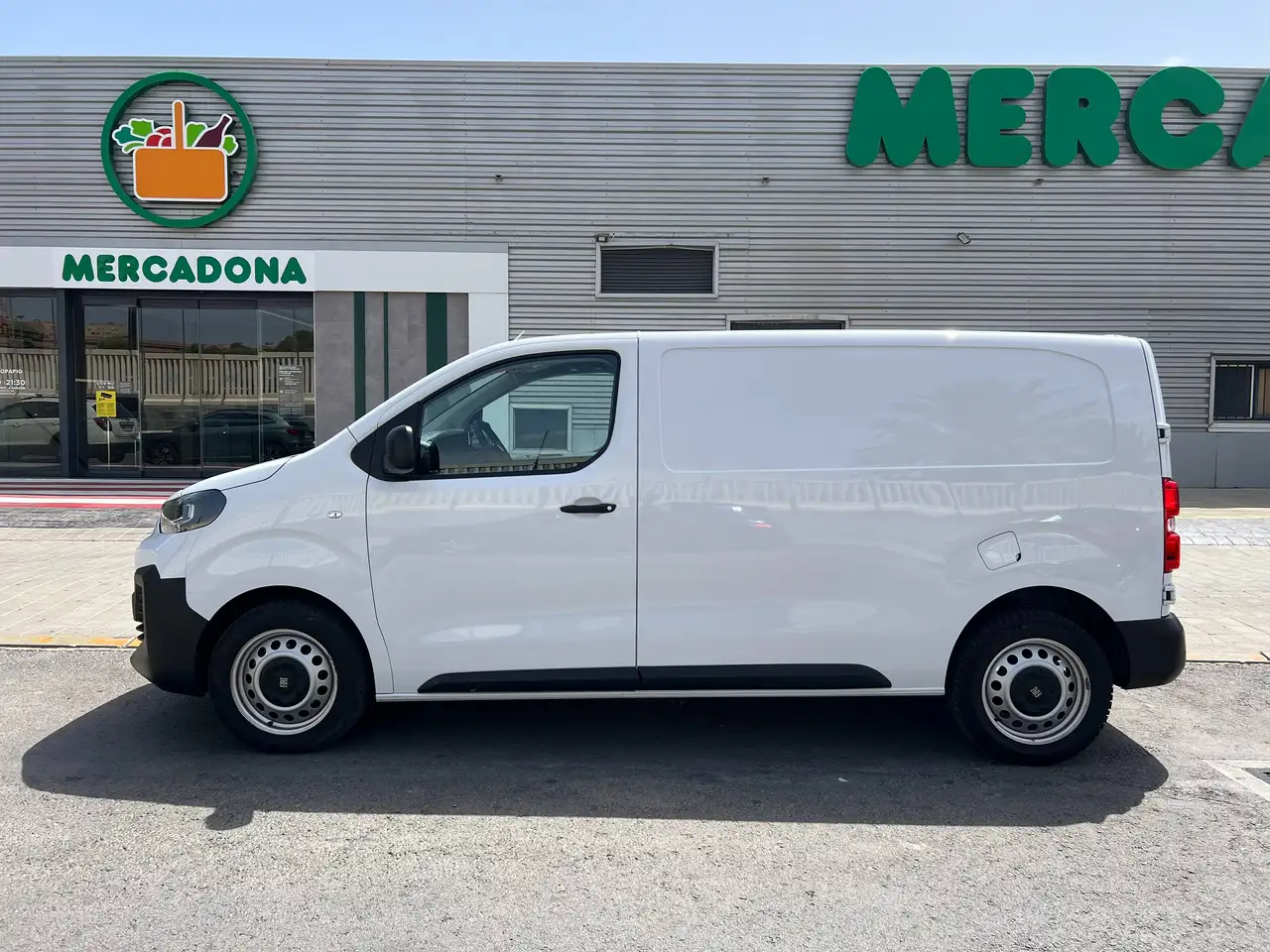 Fiat Scudo Scudo Furgón 2.0BlueHDI L2 Aut. 145 — معرض صور السيارة 3