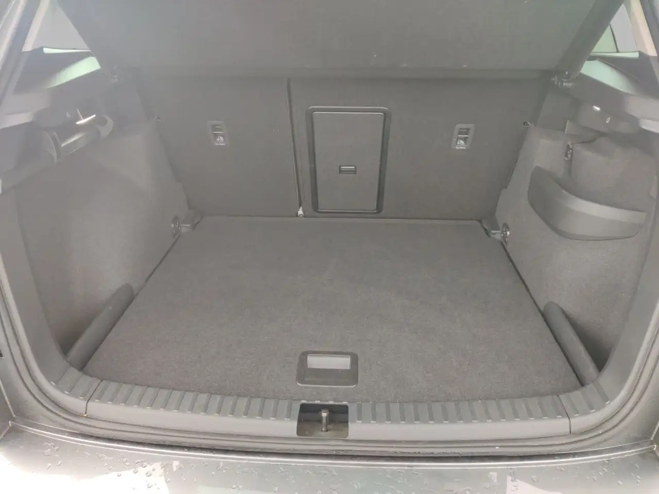 Skoda Karoq 1.5 TSI Selection Navi Kamera DigCockpit — معرض صور السيارة 16