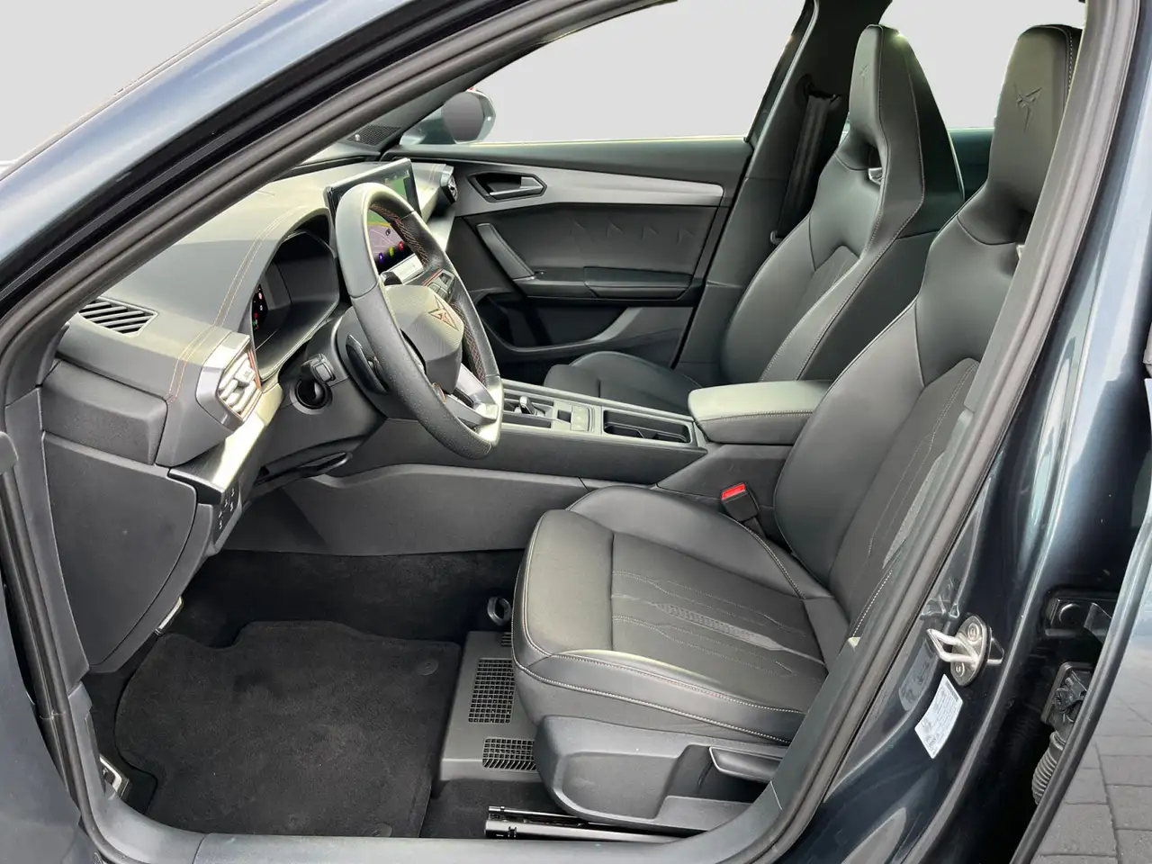 CUPRA Formentor VZ 2.0TSI DSG 4Drive PLA Cam AHK ACC — Vehicle gallery 10