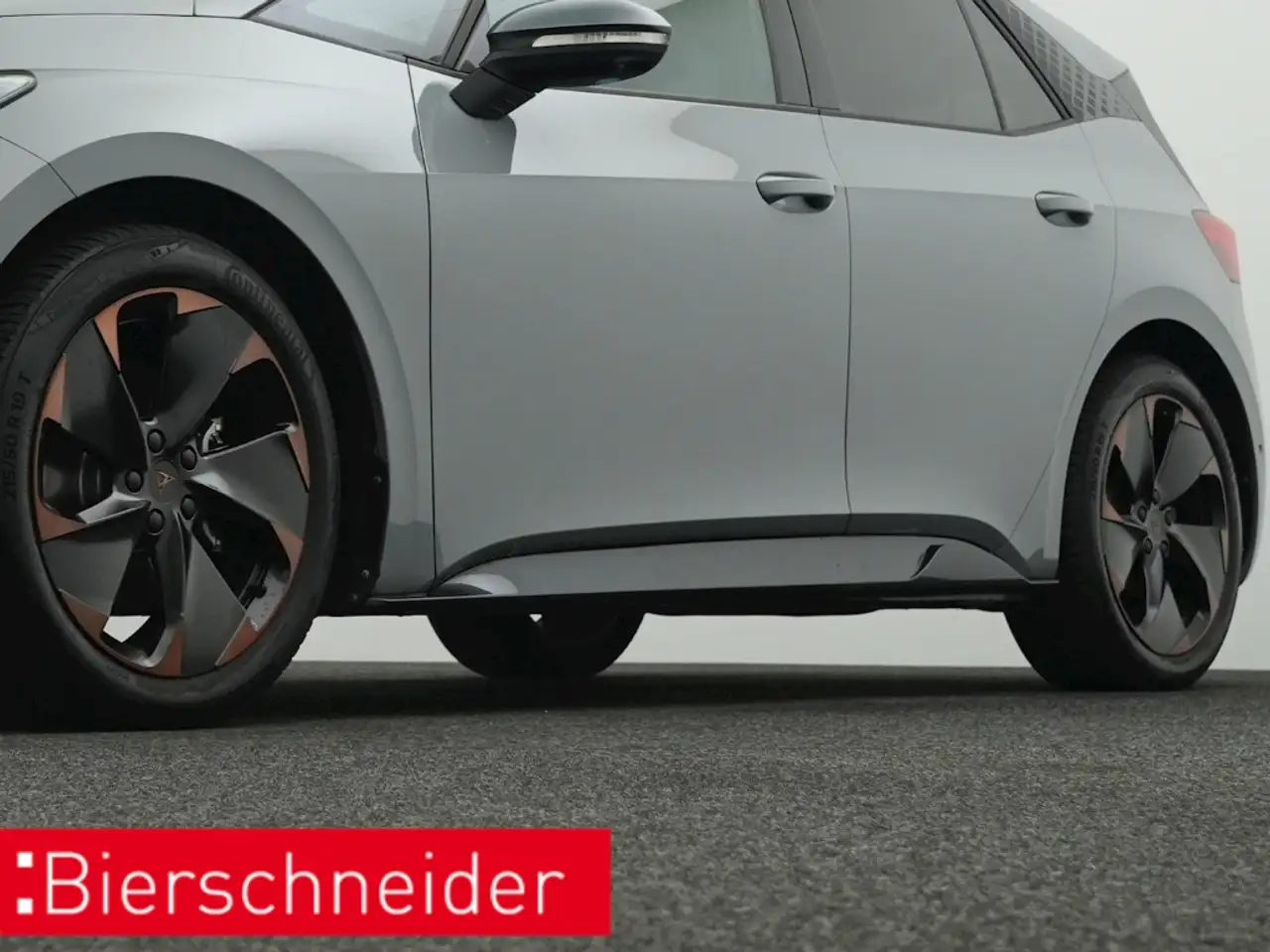 CUPRA Born 5-J-GAR NAVI LED KAMERA — Galería del vehículo 32