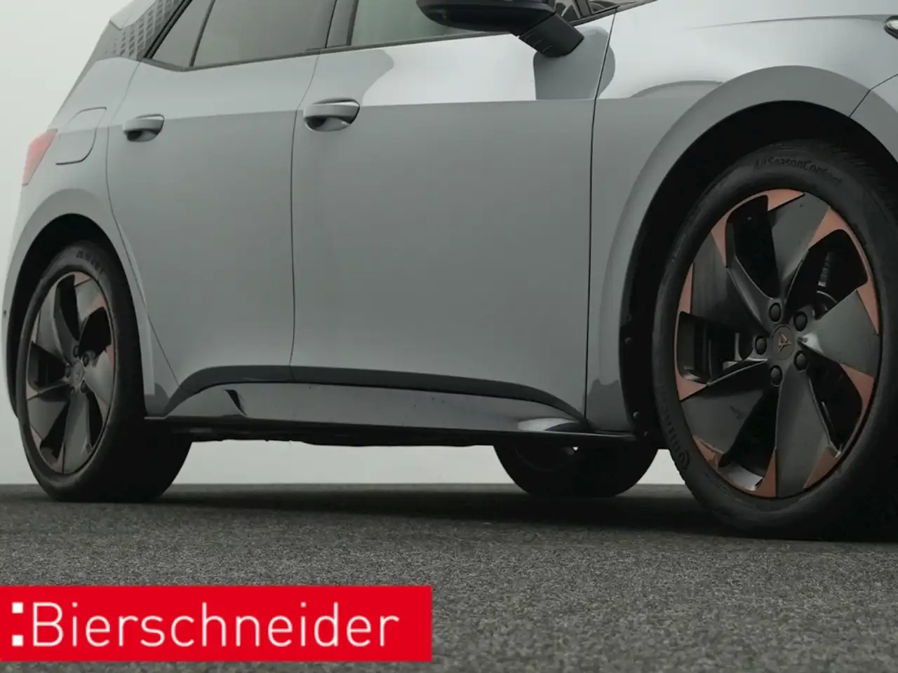 CUPRA Born 5-J-GAR NAVI LED KAMERA — Galería del vehículo 33