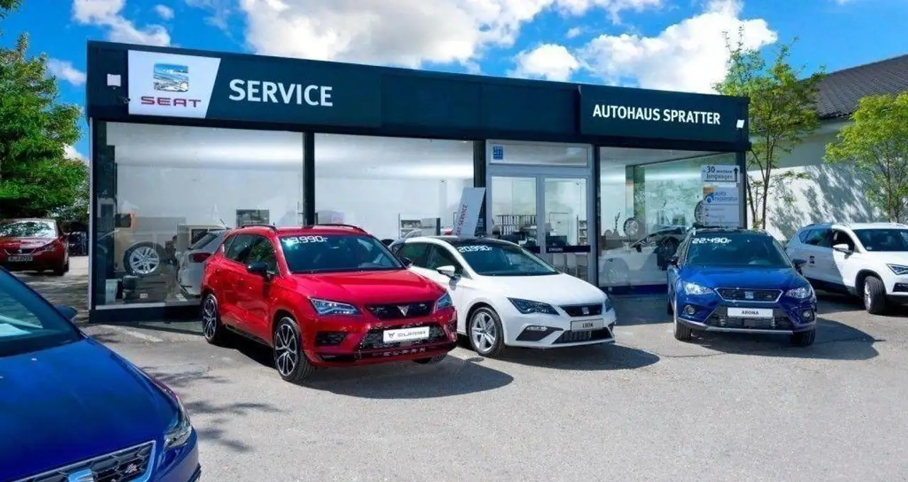 CUPRA Leon 1.5 eTSI DSG NAVI ACC LED SHZ Kamera — Vehicle gallery 25