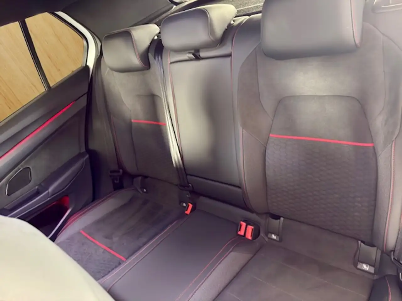 Volkswagen Golf GTI Clubsport VIII Black Style IQ.Light HeadUp Harman Kamera ACC — Vehicle gallery 13