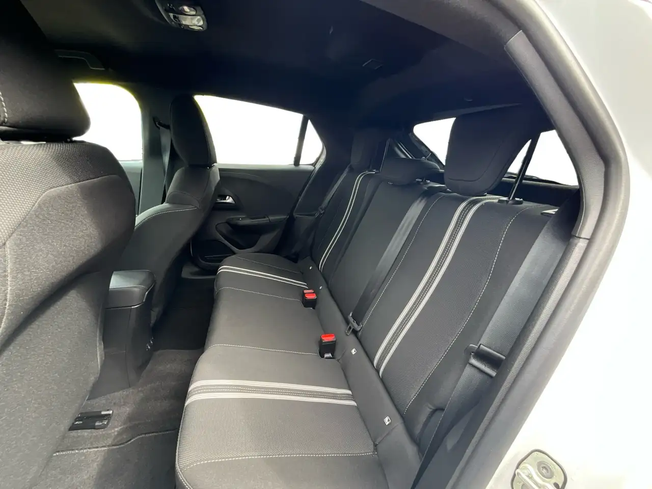 Opel Corsa F Turbo GS Navi, Rückfahrkamera, Allwetter — Vehicle gallery 15