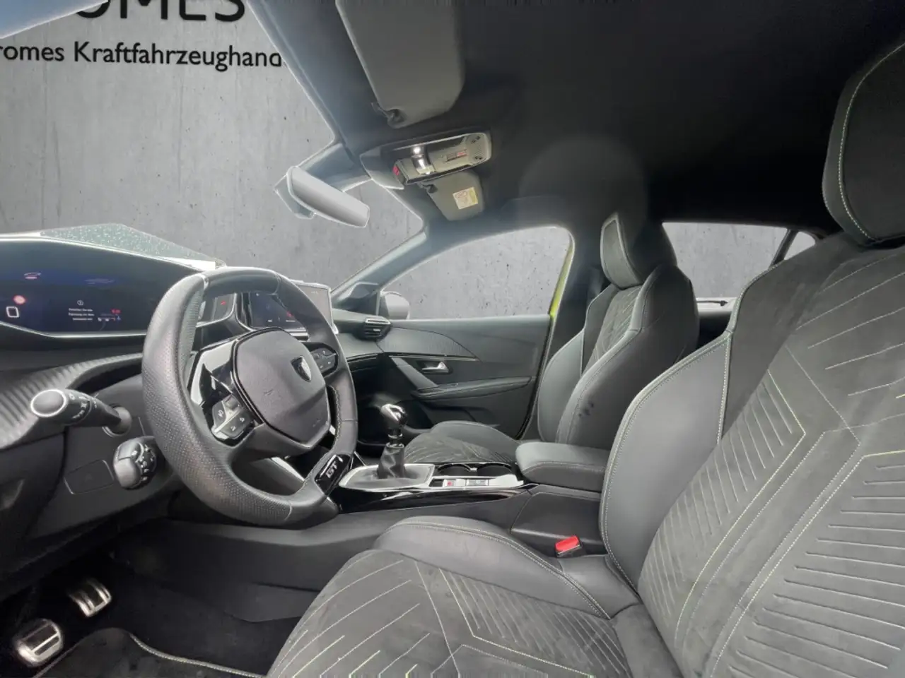 Peugeot 208 GT PT 100 Navi LED PDC R-Kamera PDC SHZ Apple CarP — معرض صور السيارة 9