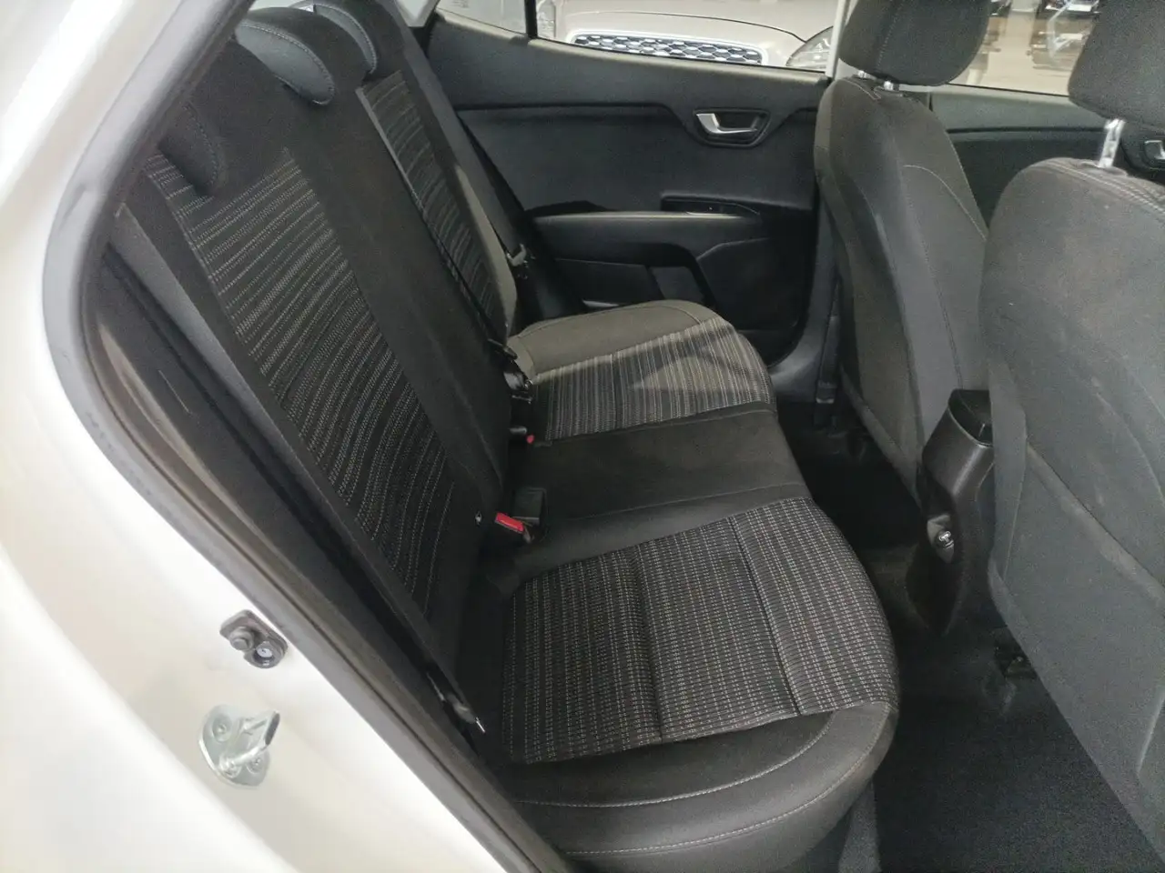 Kia Stonic 1.0 T-GDi MHEV Drive 100 — Vehicle gallery 17