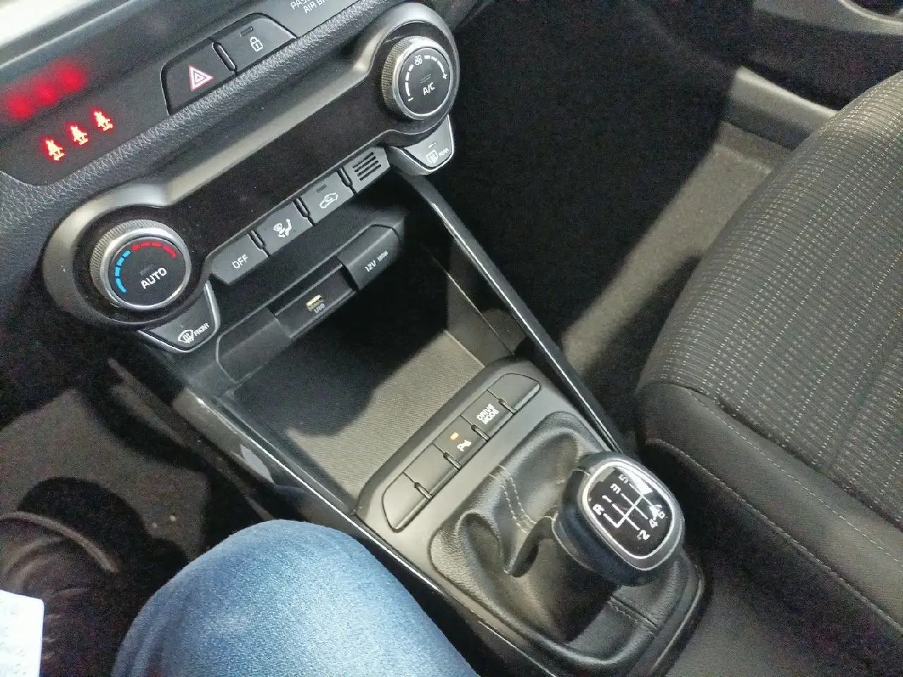Kia Stonic 1.0 T-GDi MHEV Drive 100 — Vehicle gallery 13