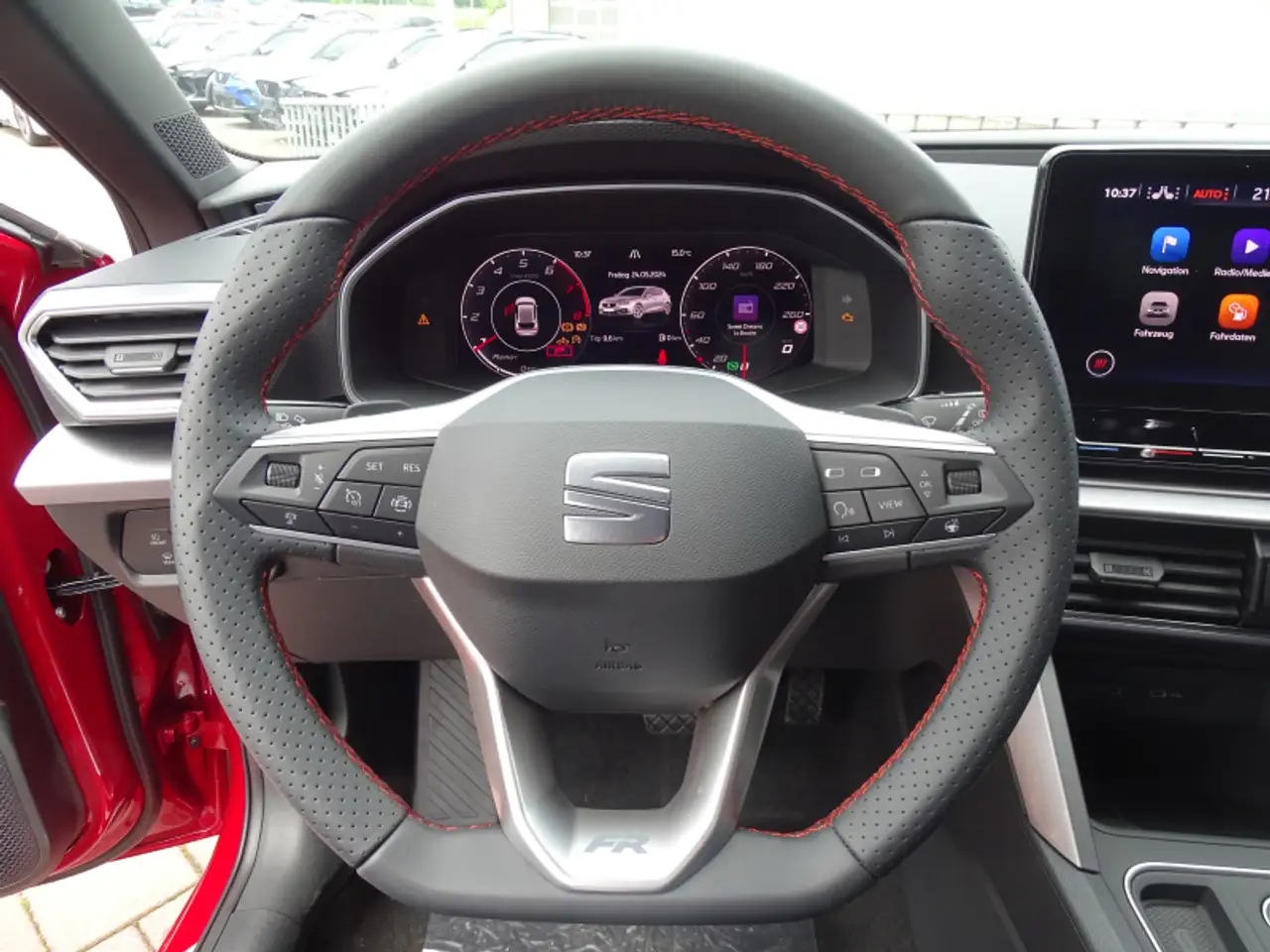 SEAT Leon Leon 1.5 eTSI ACT FR DSG 150PS Navi ACC Parklenk. — Vehicle gallery 12