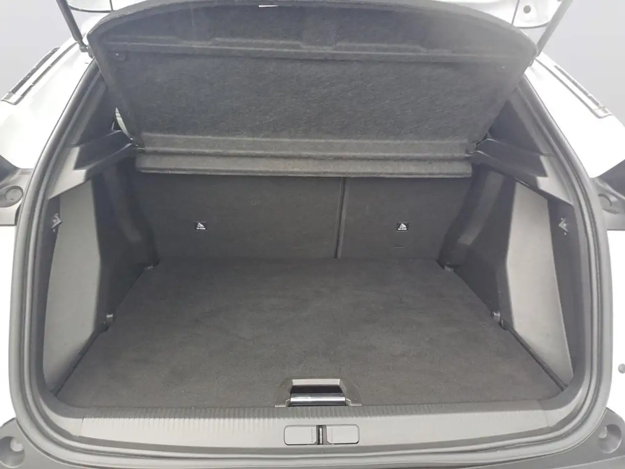 Peugeot 2008 Neuer 2008 Allure PureTech 100 — Galería del vehículo 7