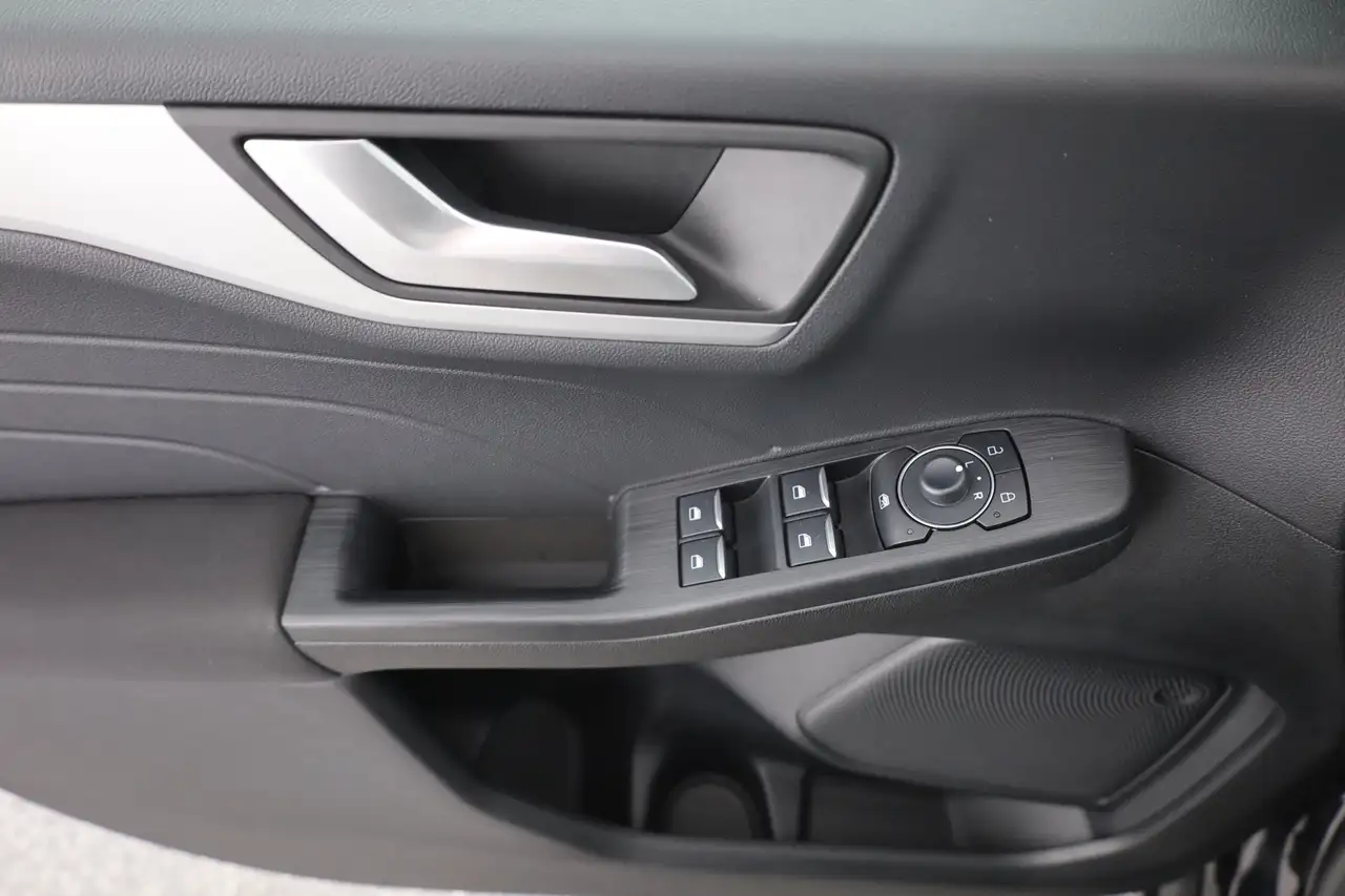 Ford Kuga 1.5 EB Cool & Connect LED Navi Sitzheizung — معرض صور السيارة 23