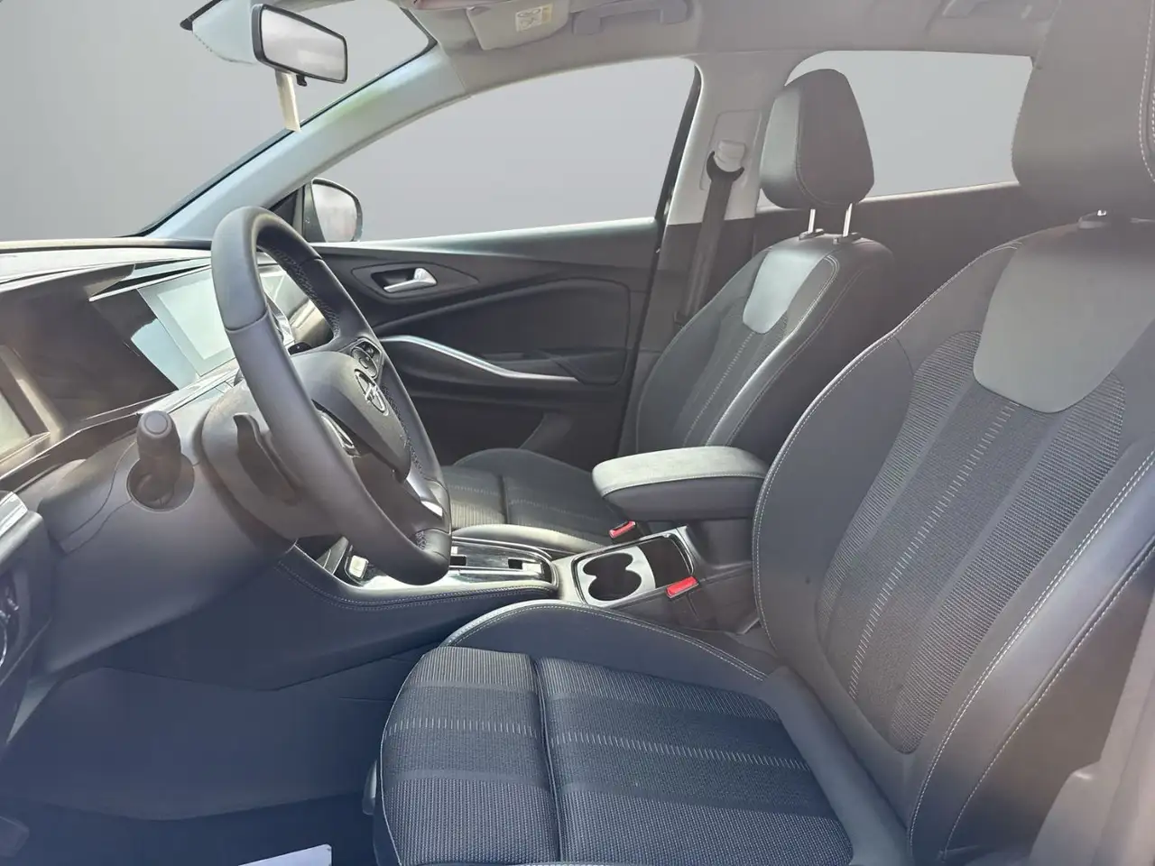 Opel Grandland 1.2 Turbo ENJOY LED+SHZ+Winterp.+LM — Vehicle gallery 9