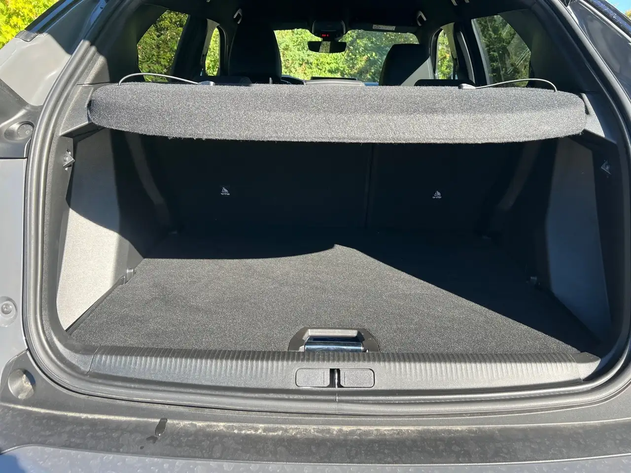 Peugeot 2008 1.2 PureTech 130 GT KeyLess LED Navi PDC — Galerie du véhicule 12