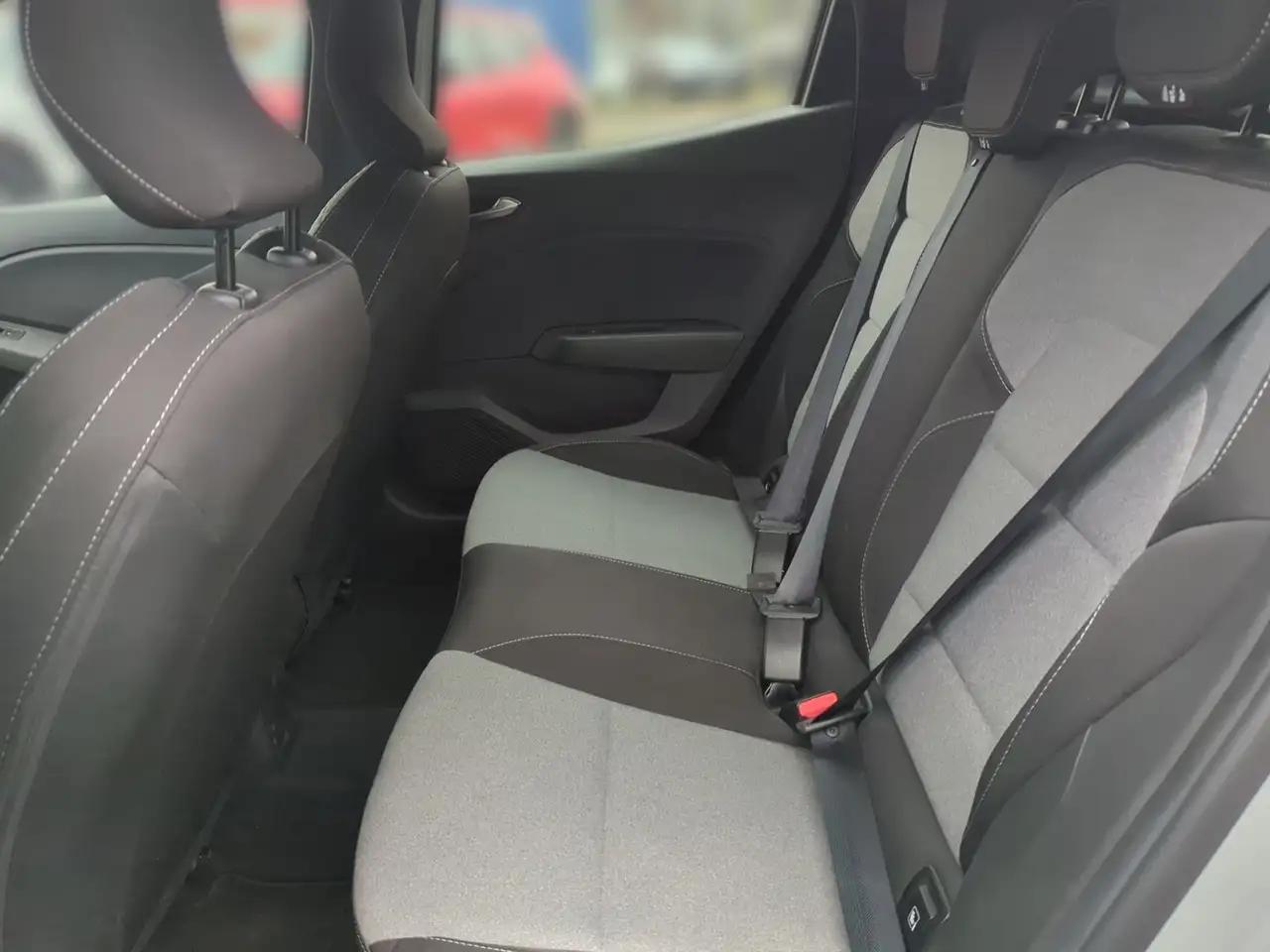 Renault Clio EVOLUTION TCe 90 — معرض صور السيارة 12
