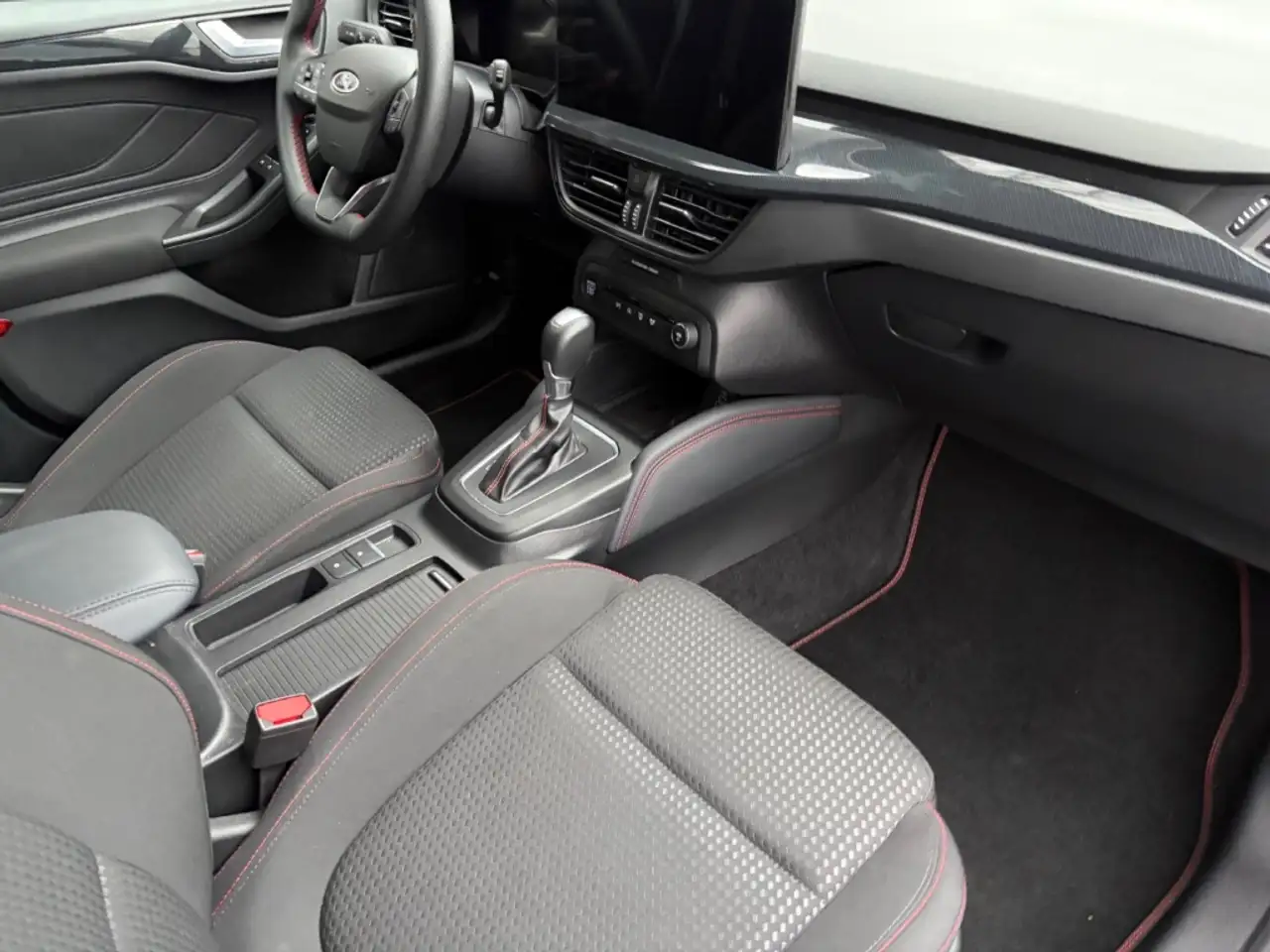 Ford Focus 1.0 EcoBoost Turnier ST-Line X Head-Up AHK — معرض صور السيارة 16