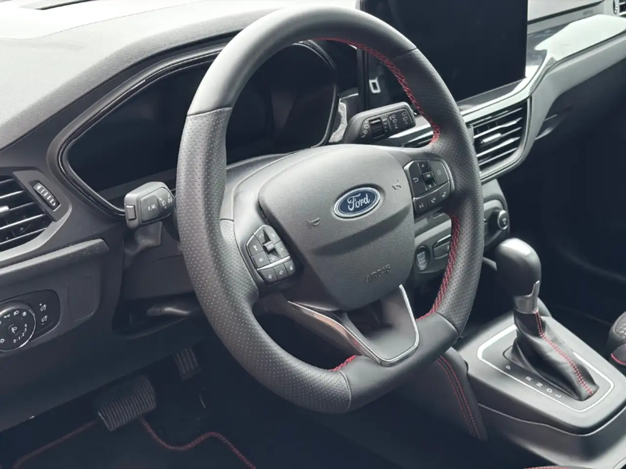 Ford Focus 1.0 EcoBoost Turnier ST-Line X Head-Up AHK — معرض صور السيارة 8