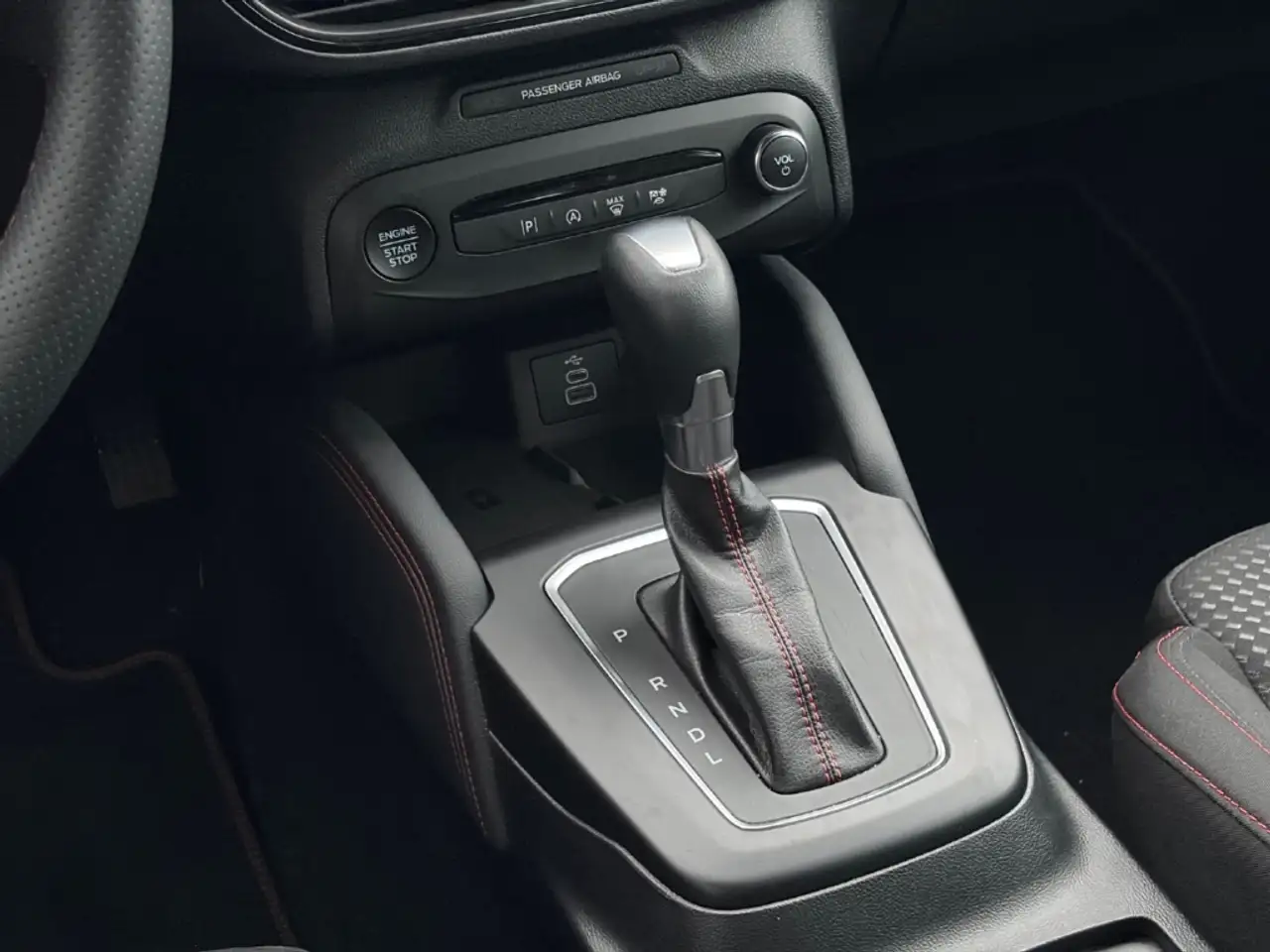 Ford Focus 1.0 EcoBoost Turnier ST-Line X Head-Up AHK — معرض صور السيارة 14