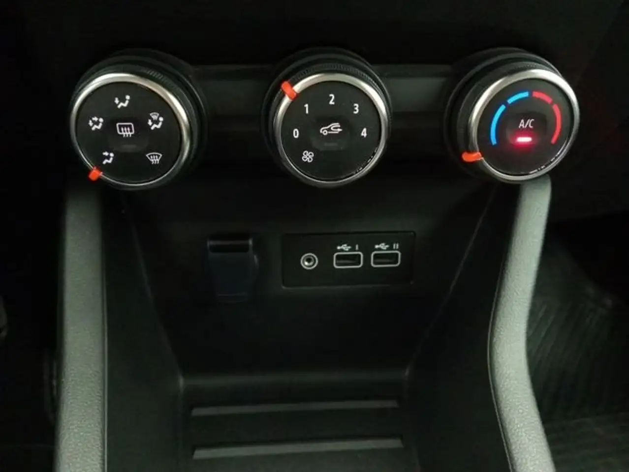 Renault Clio Evolution TCe 90 (67kw) — معرض صور السيارة 13