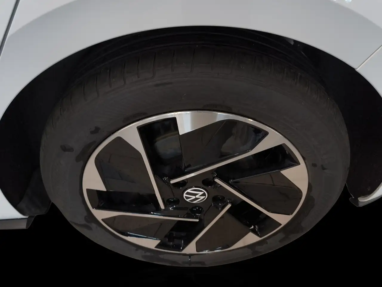Volkswagen ID.3 Pro LED NAVI ACC KEYLESS PARKASS KAMERA SHZ KEYLES — معرض صور السيارة 8
