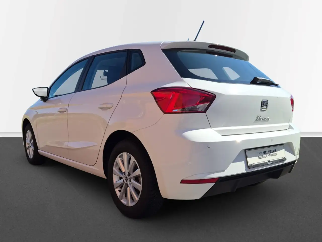 SEAT Ibiza Style Edition 1.0 TSI FullLink PDC Allwetter — Galería del vehículo 2