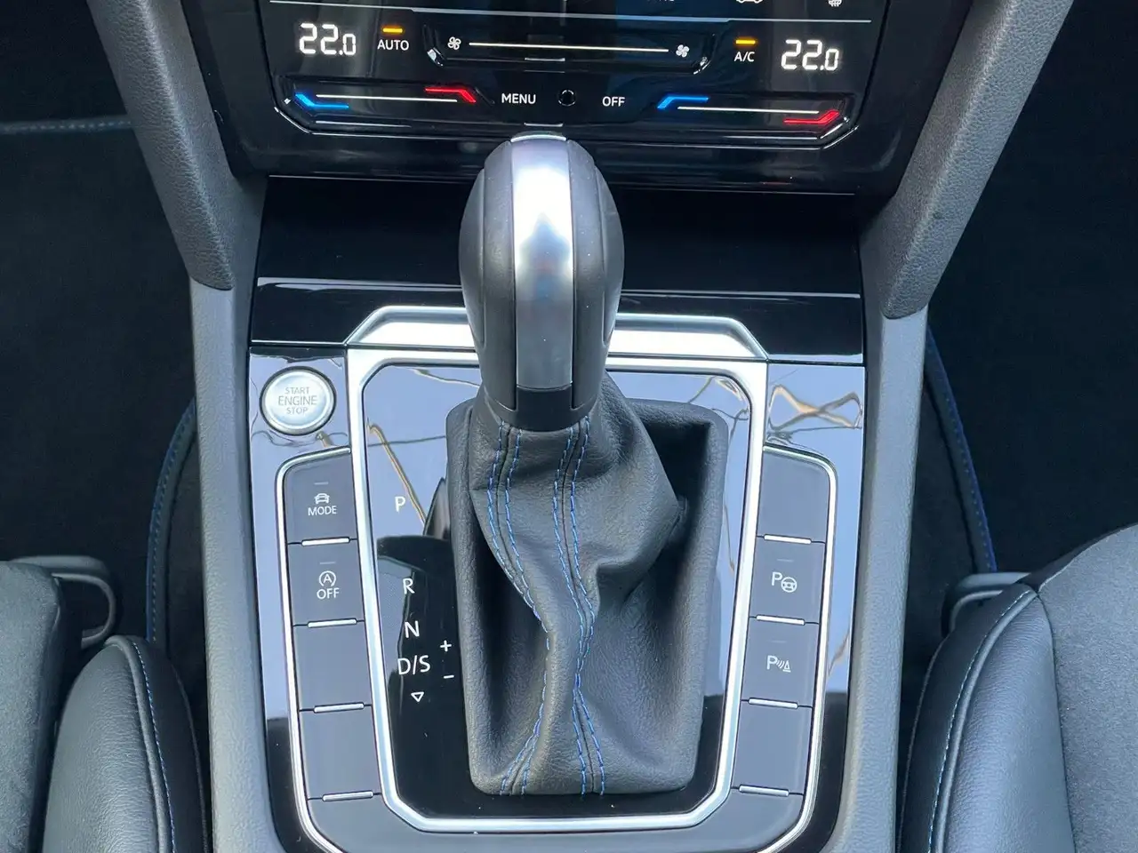 Volkswagen Arteon SB R 4-mot AHK IQ.Drive Assist DCC 20" — Galería del vehículo 9