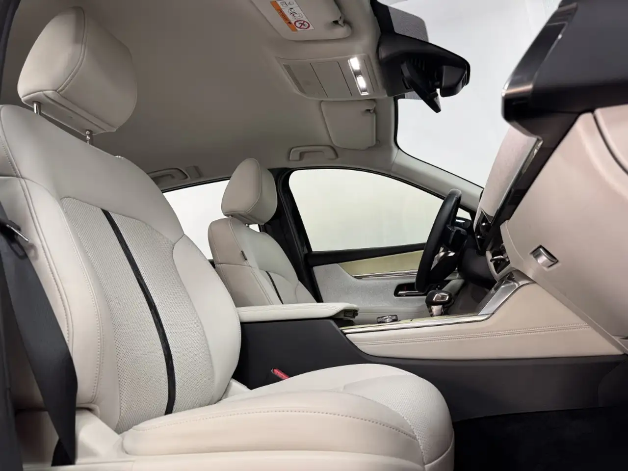 Mazda CX-60 2.5L e-Skyactiv-G PHEV Takumi AWD — Vehicle gallery 40