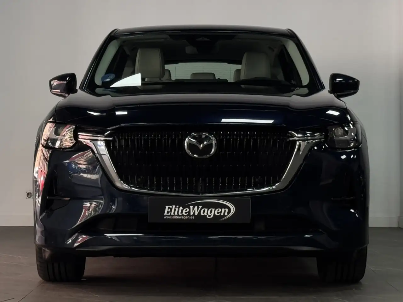 Mazda CX-60 2.5L e-Skyactiv-G PHEV Takumi AWD — Vehicle gallery 4