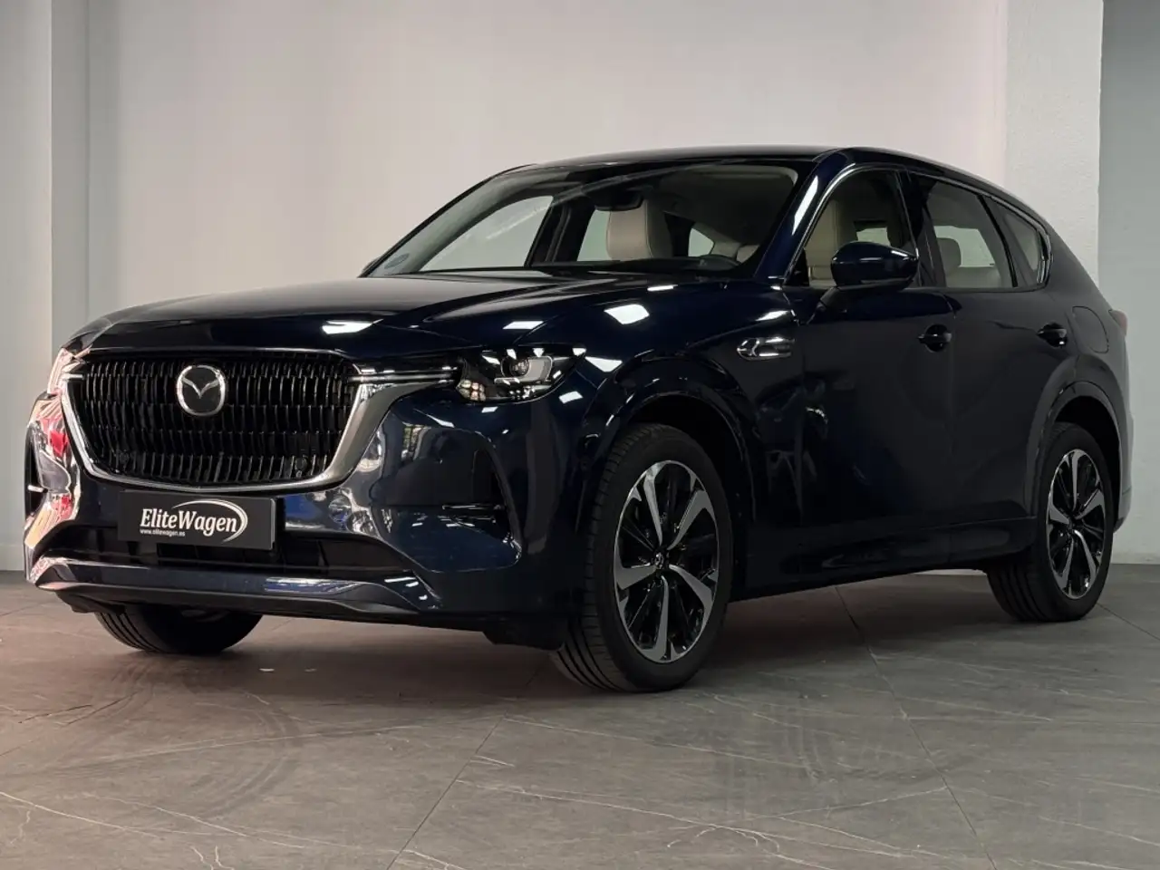 Mazda CX-60 2.5L e-Skyactiv-G PHEV Takumi AWD — Vehicle gallery 2
