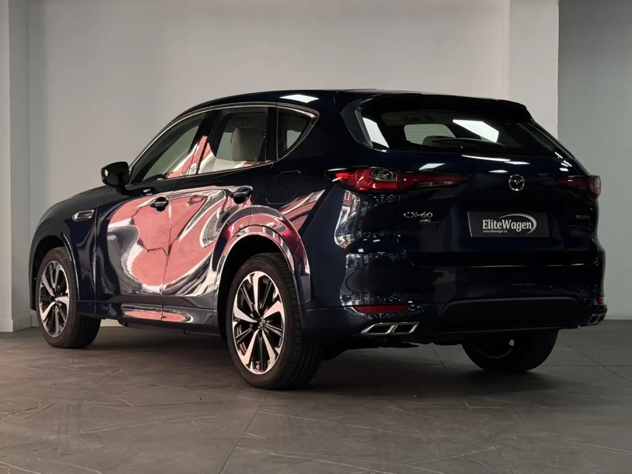 Mazda CX-60 2.5L e-Skyactiv-G PHEV Takumi AWD — Vehicle gallery 13