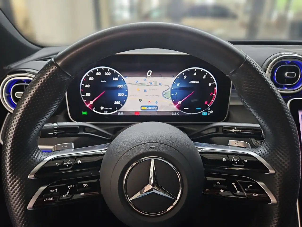 Mercedes-Benz C 300 4M AMG Night AHK Pano LED 360 Memory Sport — معرض صور السيارة 8