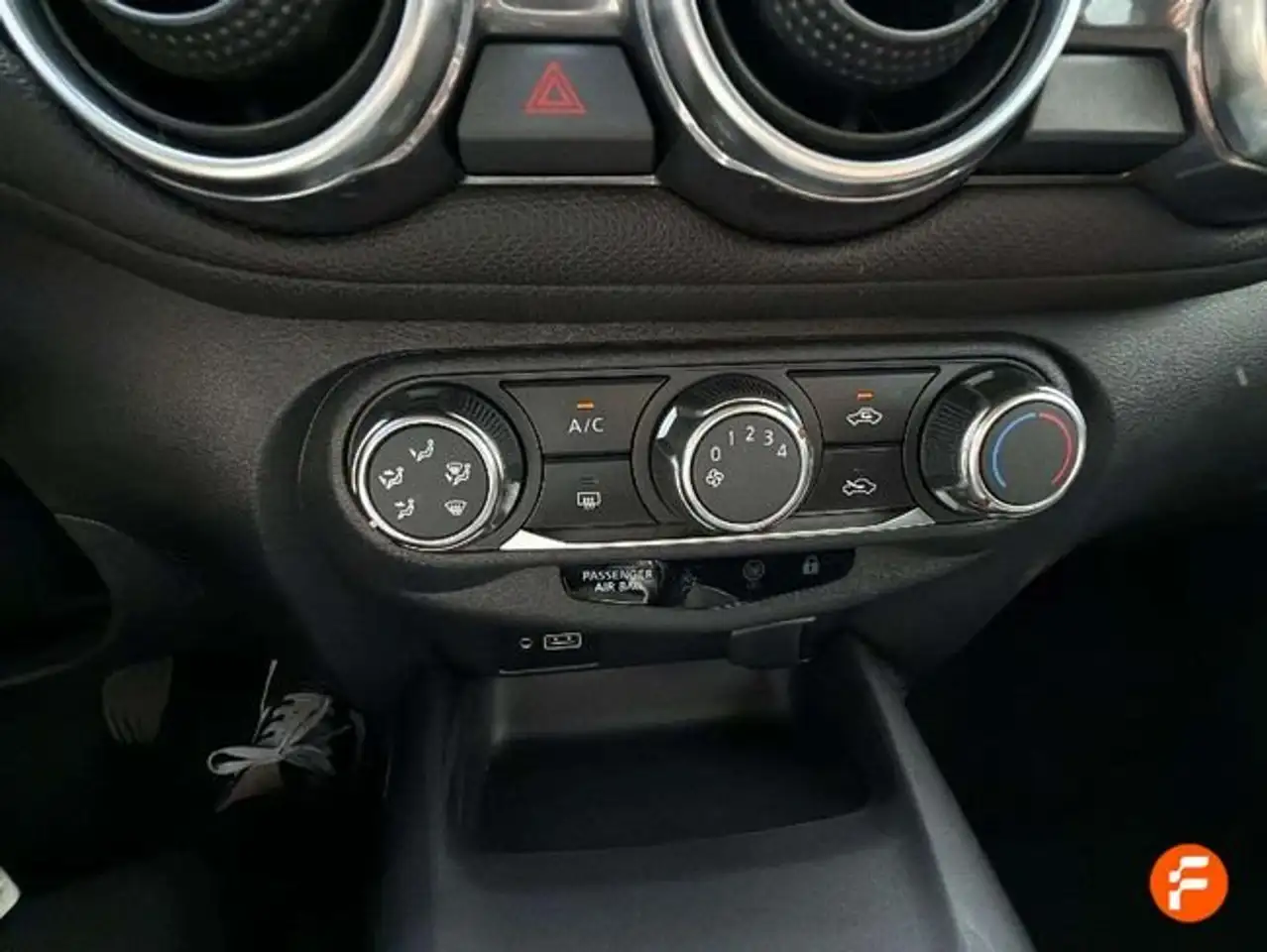 Nissan Juke DIG-T 84 kW (114 CV) 6M/T Acenta — Galerie du véhicule 21