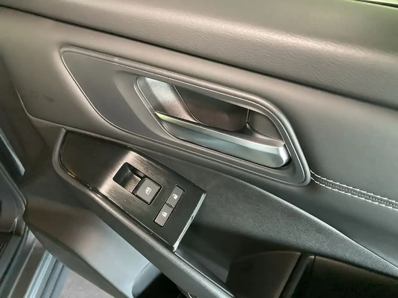 Nissan Qashqai 1.3 DIG-T MHEV Visia — معرض صور السيارة 19