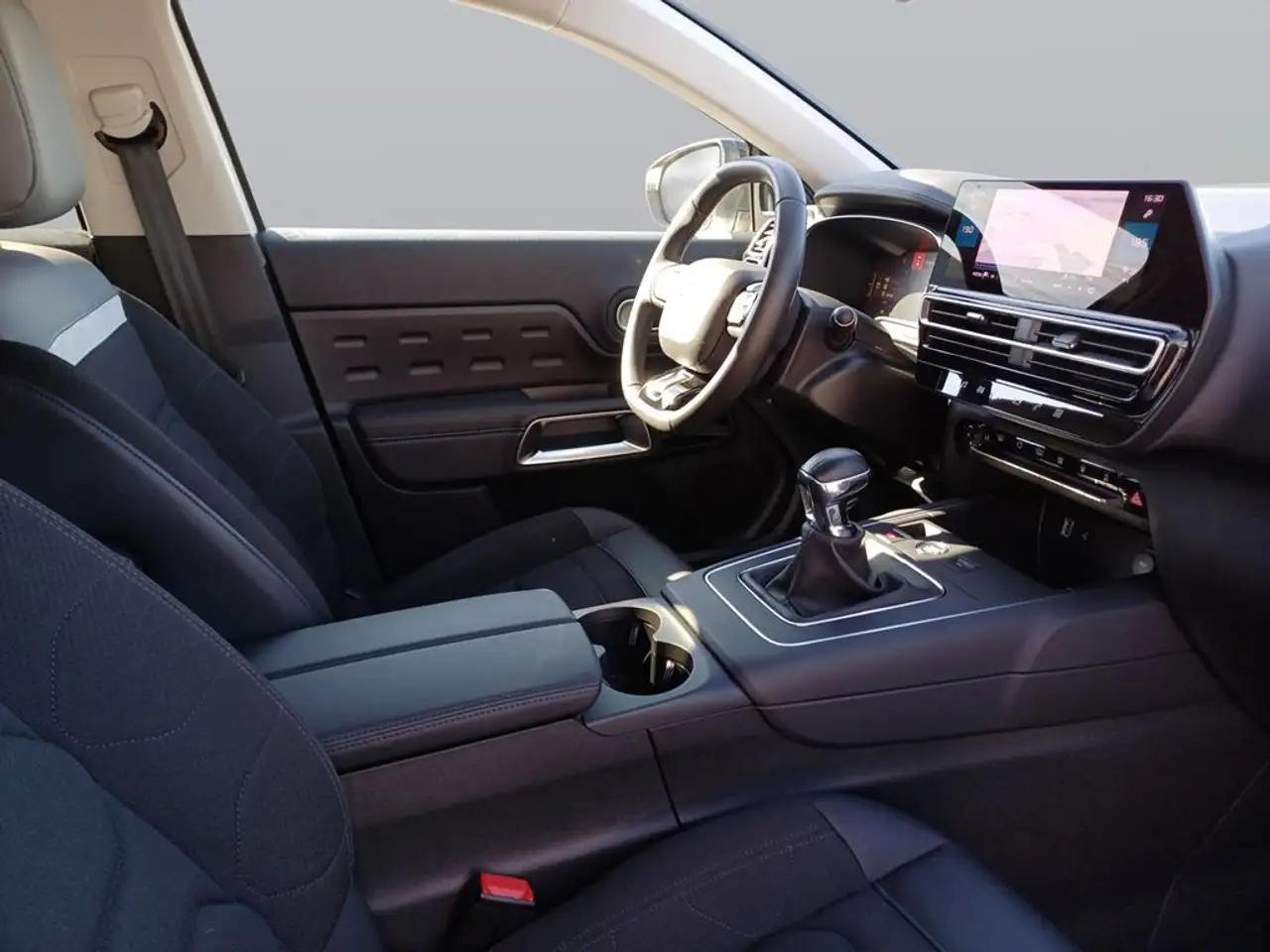 Citroen C5 Aircross PureTech 130 Plus — Galerie du véhicule 11