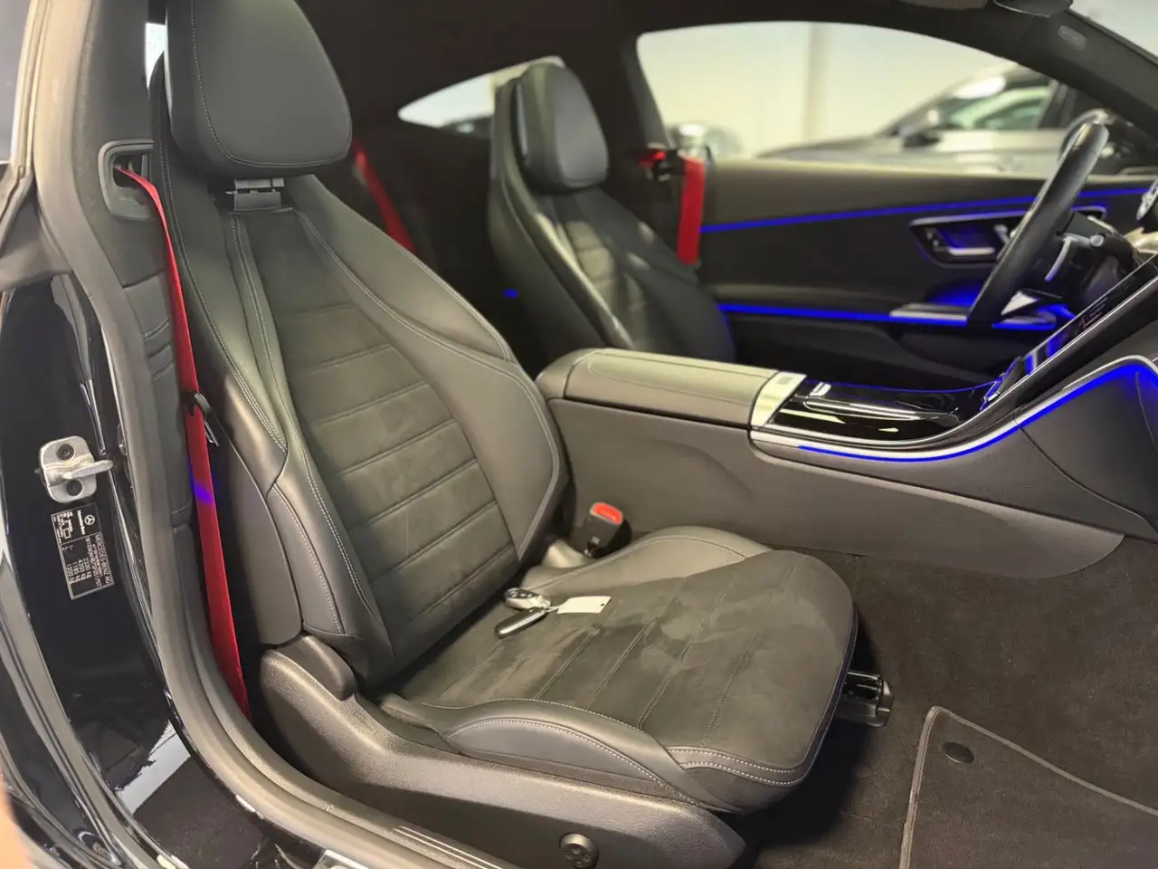 Mercedes-Benz CLE 300 CLE300 4Matic*AMG Premium*AssistPlus*Pano*360g* — Galería del vehículo 35