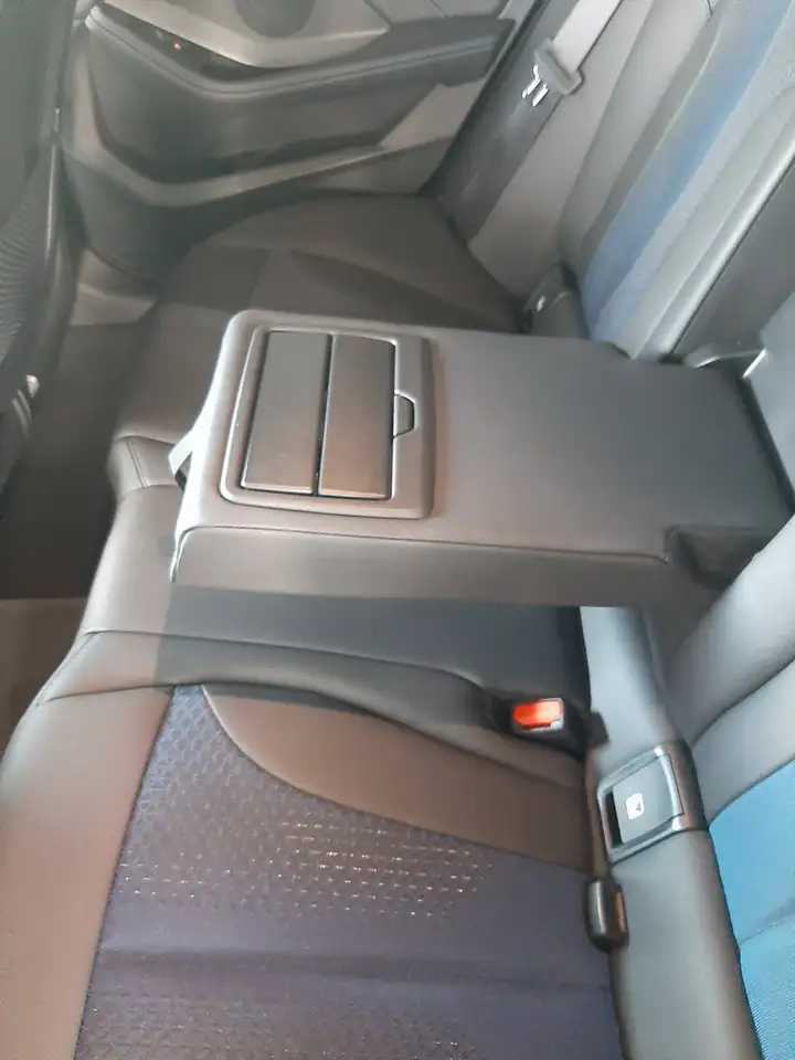 BMW 218 i M Sport, PGD, Aktive Geschw.regelung — Vehicle gallery 8