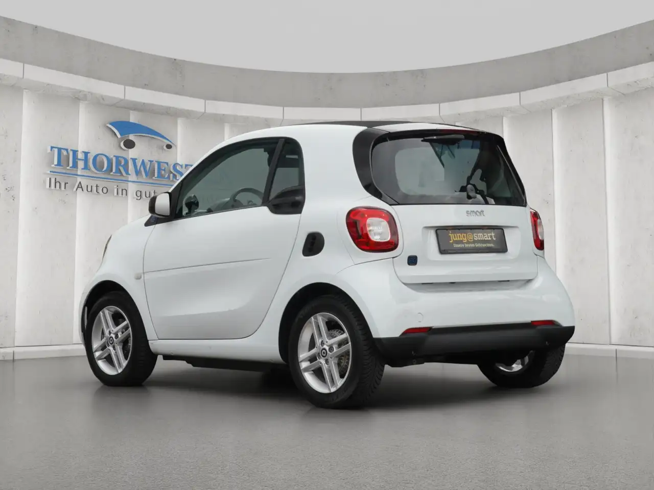 smart forTwo EQ fortwo Tempomat Klima LED Bluetooth Sitzheizung — Galerie du véhicule 6