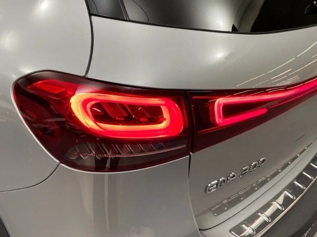 Mercedes-Benz EQA 300 4matic — معرض صور السيارة 19
