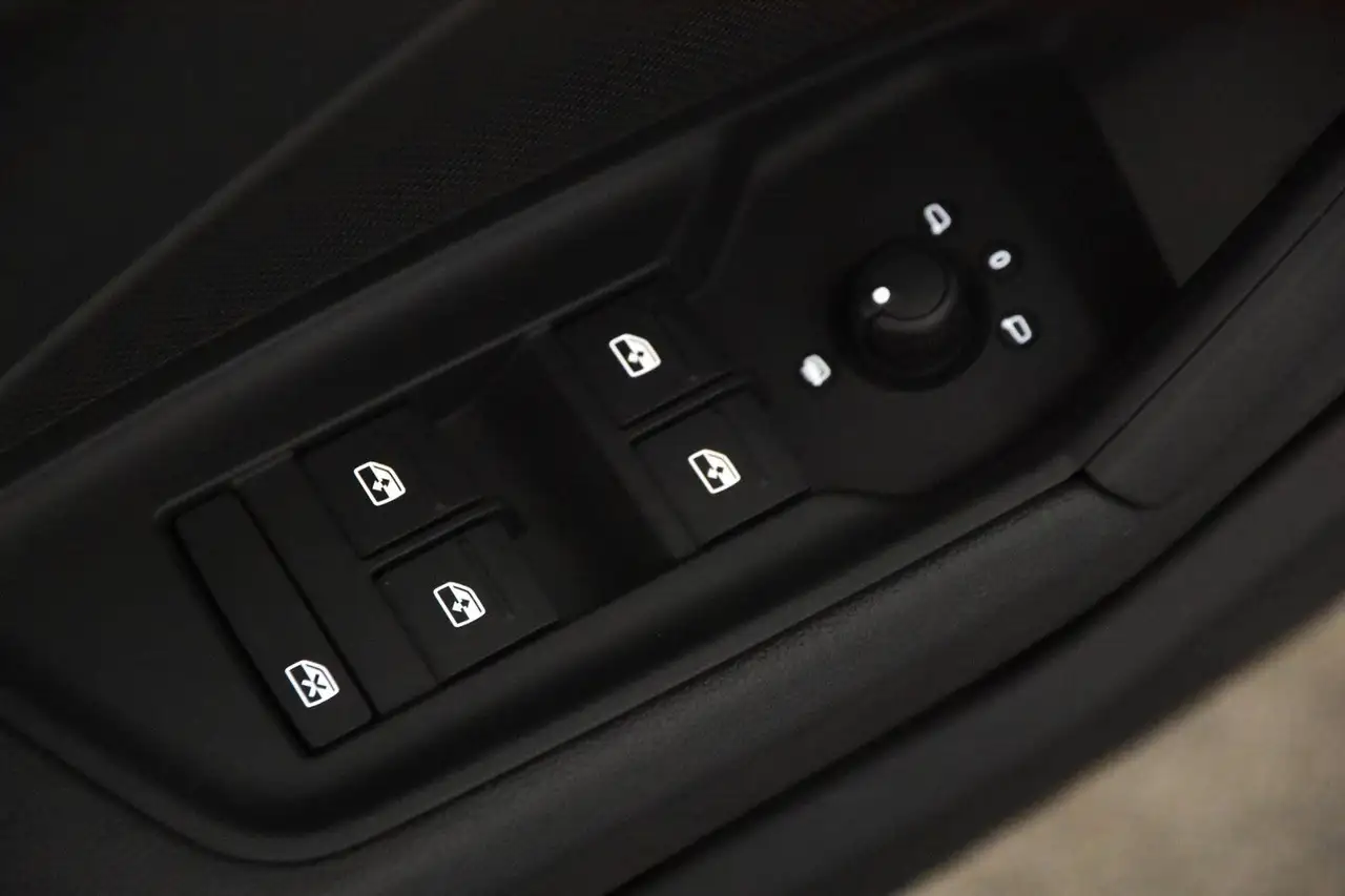 Audi A3 40 TFSI e Sportback*1.Hand*Leder*Keyless*SHZ* — Vehicle gallery 20