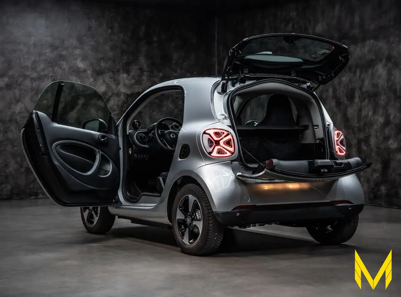 smart forTwo EQ cp. passion EXCLUSIVE:THE SILVER STAR! — Galerie du véhicule 9