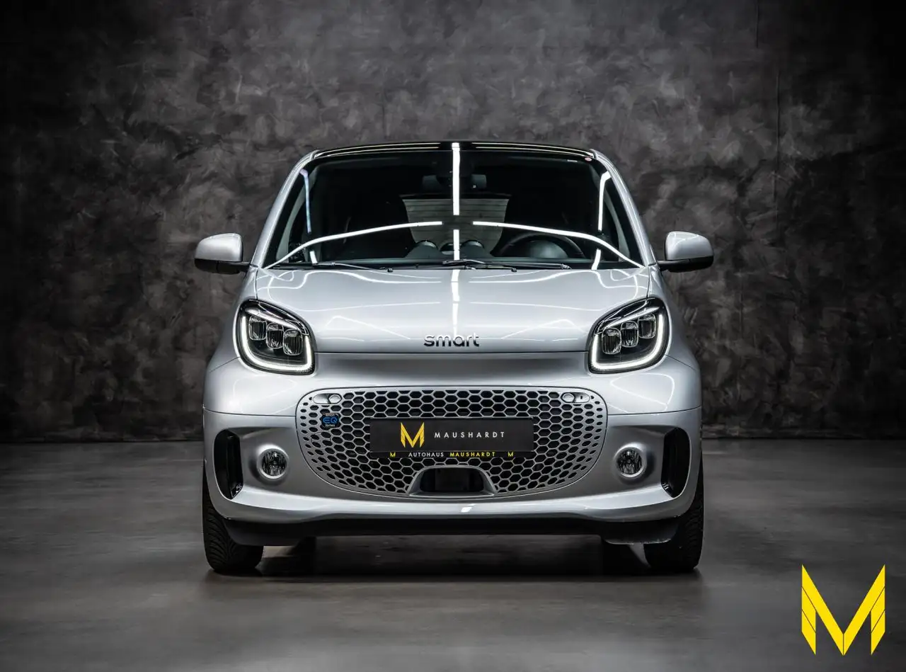 smart forTwo EQ cp. passion EXCLUSIVE:THE SILVER STAR! — Galerie du véhicule 3