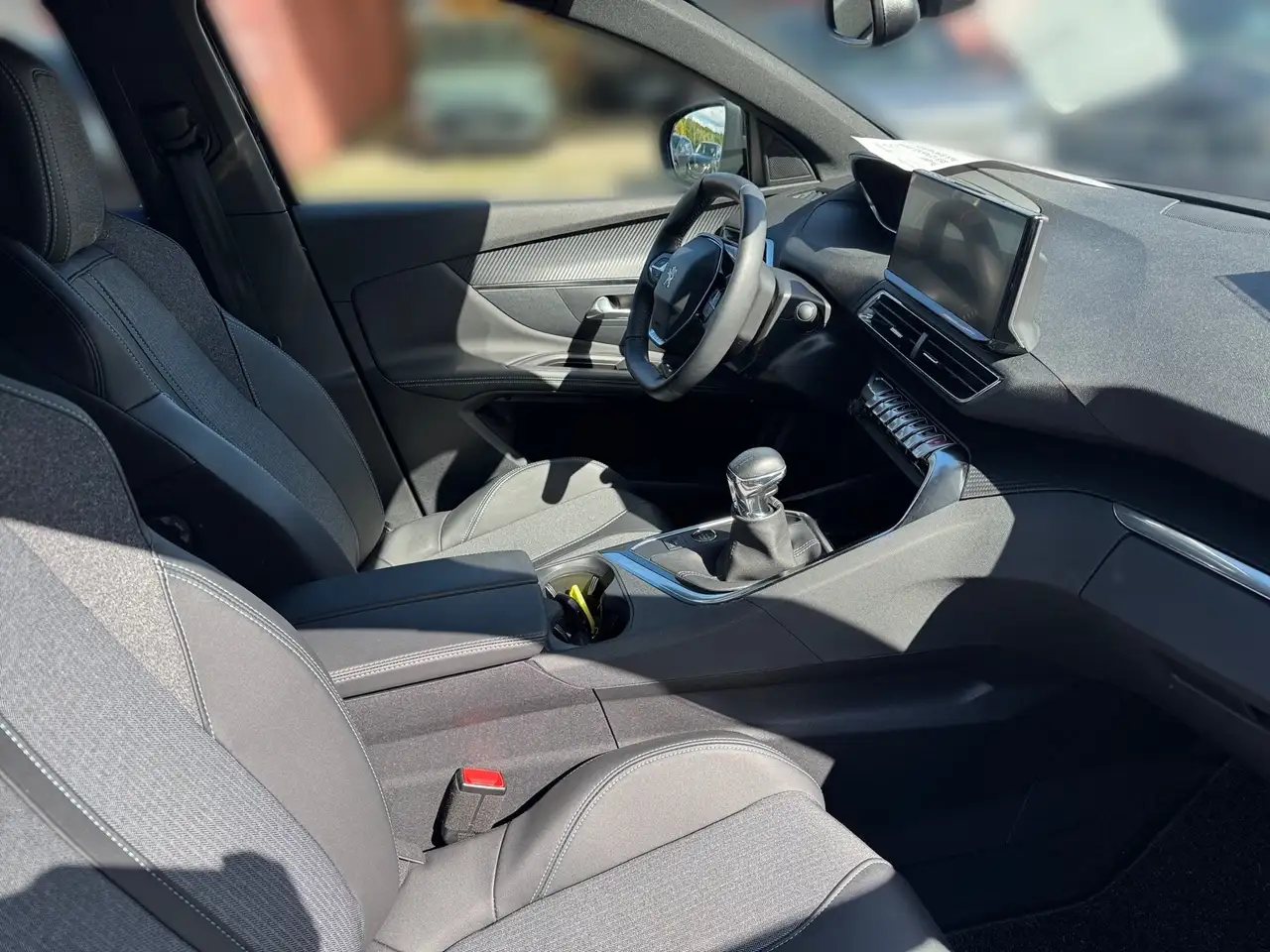 Peugeot 3008 1.2 PureTech 130 Allure Pack Navi LED SHZ — Galería del vehículo 13