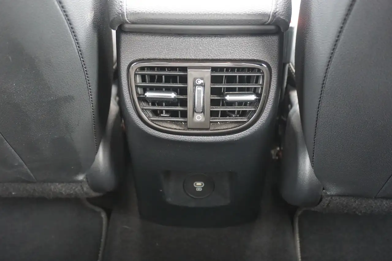 Kia XCeed 1.5 T-GDI Spirit LED Navi ACC Sitzheizung — معرض صور السيارة 26