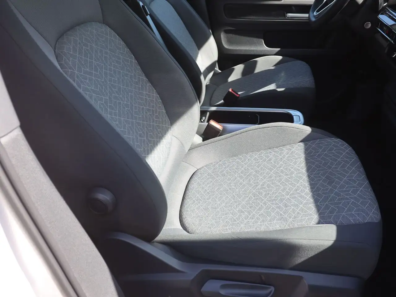 Volkswagen ID. Buzz ID.Buzz Pro, LED-Matrix, Navi, Rückfahrkamera, S — Galería del vehículo 20
