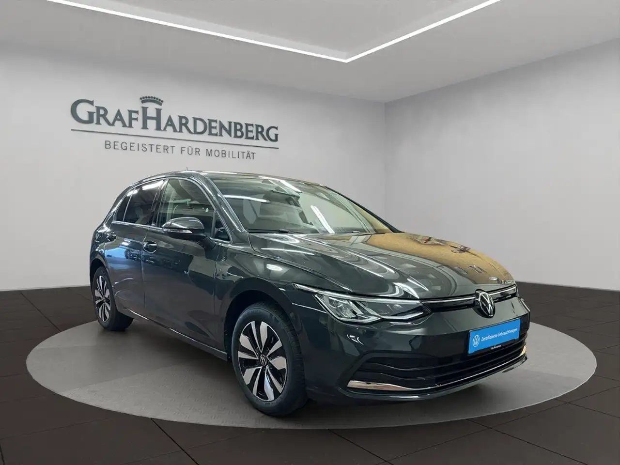 Volkswagen Golf VIII 1.0 TSI DSG Life GRA LED — Galería del vehículo 6