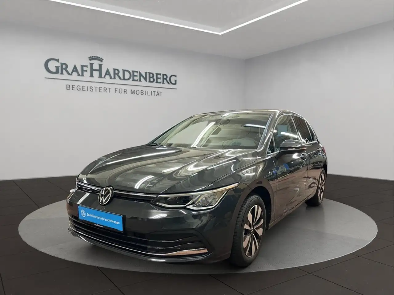 Volkswagen Golf VIII 1.0 TSI DSG Life GRA LED — Singen