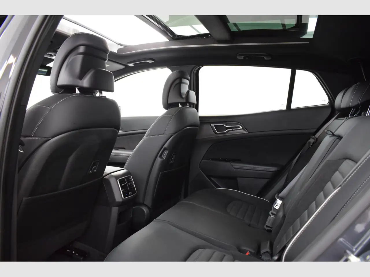Kia Sportage 1.6 T-GDi HEV 171kW (230CV) GT-line 4x2 — Vehicle gallery 14